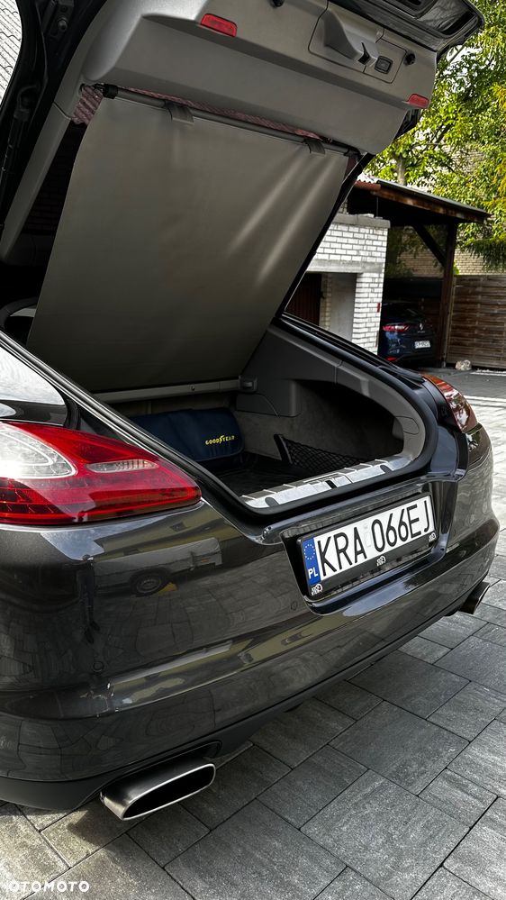 Porsche Panamera 4 - 12
