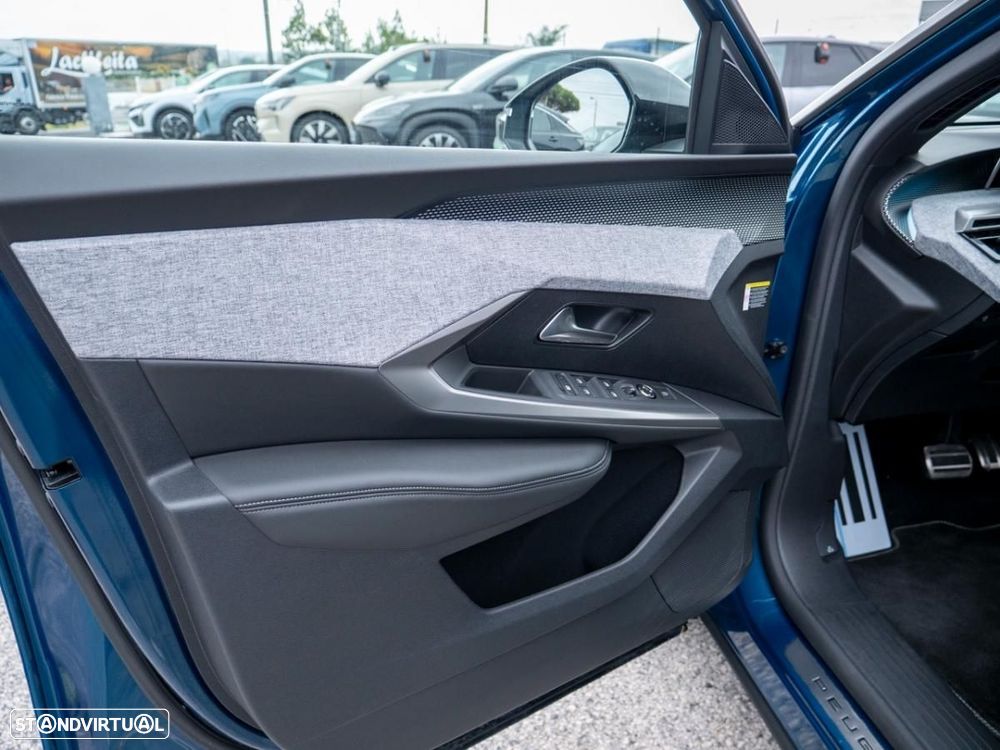 Peugeot E-3008 73 kWh GT - 24