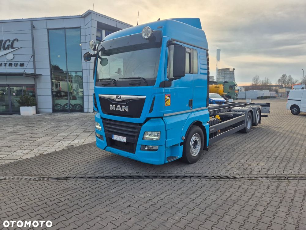 MAN TGX 26.500 / 6X2 / SERWIS na 496TKM /Stan IDEAŁ/E6/ BDF RAMA /6X2/ 3 OŚ SKRĘTNA + PODNOSZONA /SYPIALKA - 4