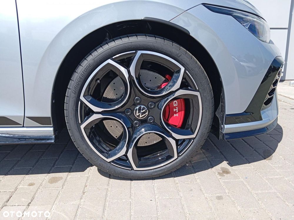 Volkswagen Golf - 12