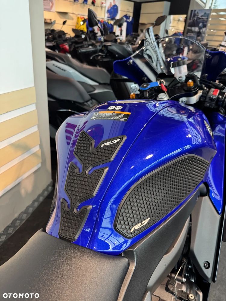 Yamaha R7 - 11
