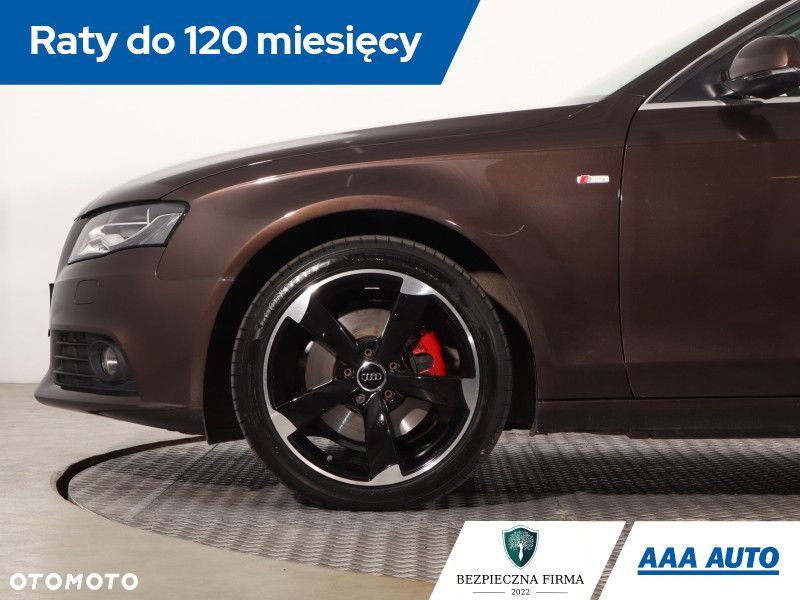 Audi A4 Limousine - 16