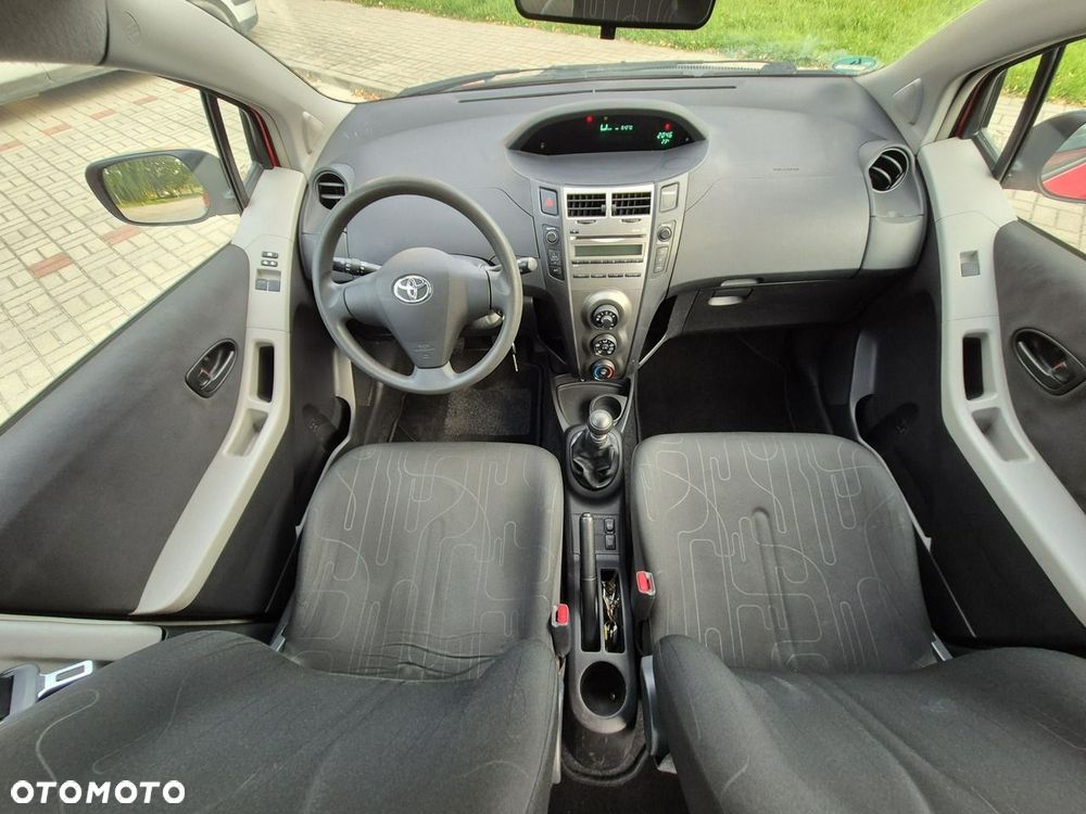 Toyota Yaris - 8
