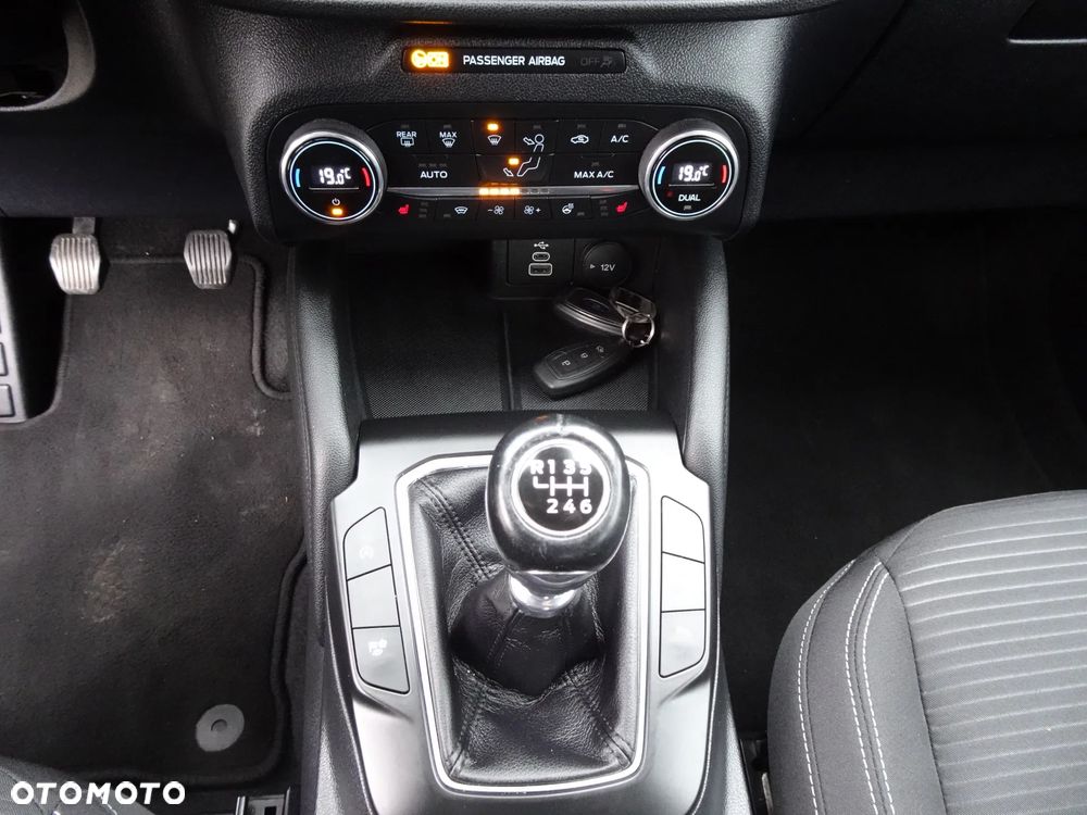 Ford Kuga 1.5 EcoBoost FWD Titanium X - 33