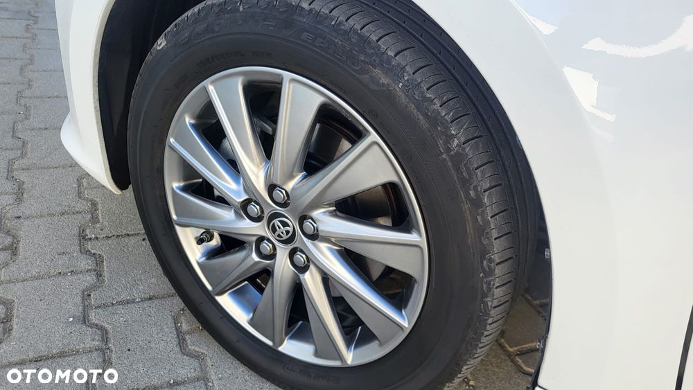 Toyota Yaris Hybrid 100 Dynamic - 19