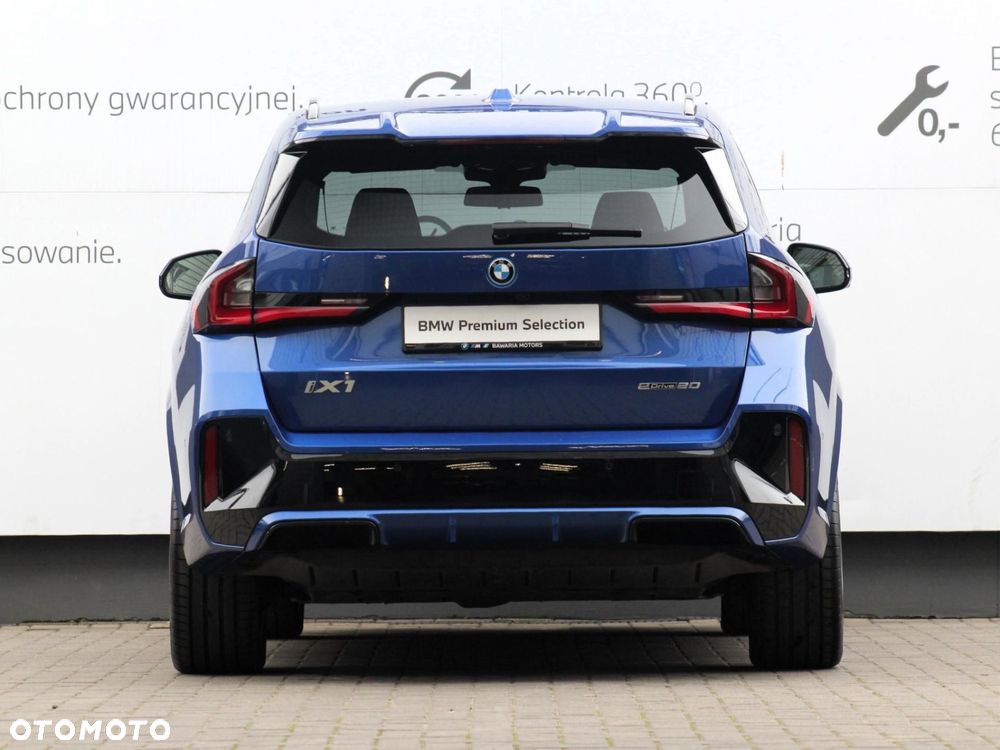 BMW iX1 - 11