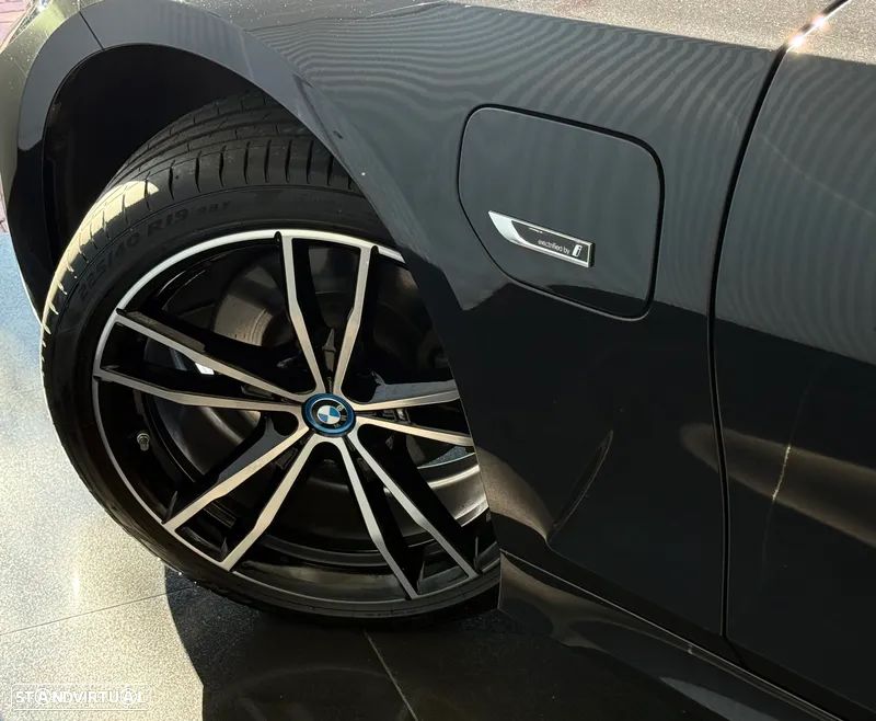 BMW 320 e Pack M Auto - 11