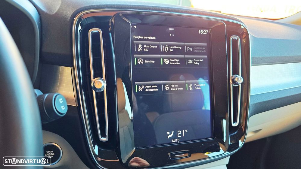 Volvo XC 40 2.0 D3 Momentum Geartronic - 32