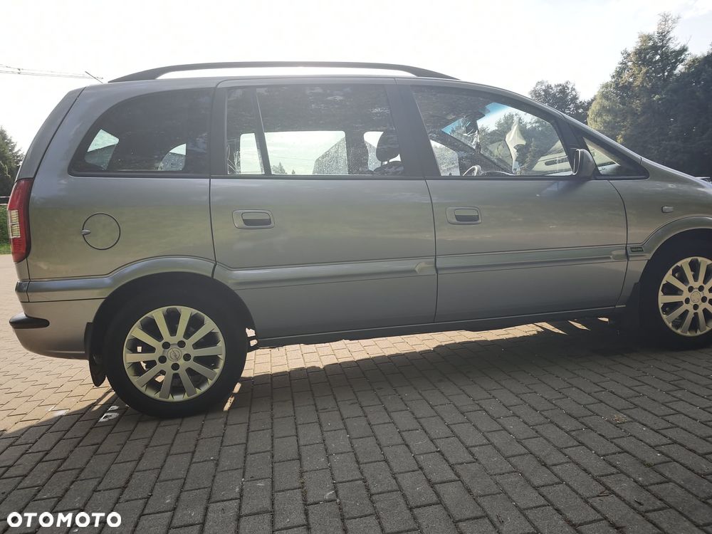 Opel Zafira 1.8 Executive - 4