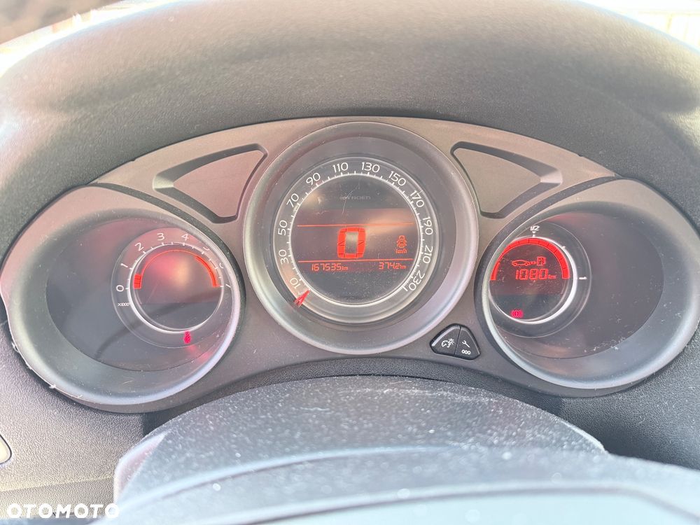 Citroën C4 e-HDi 115 Selection - 13