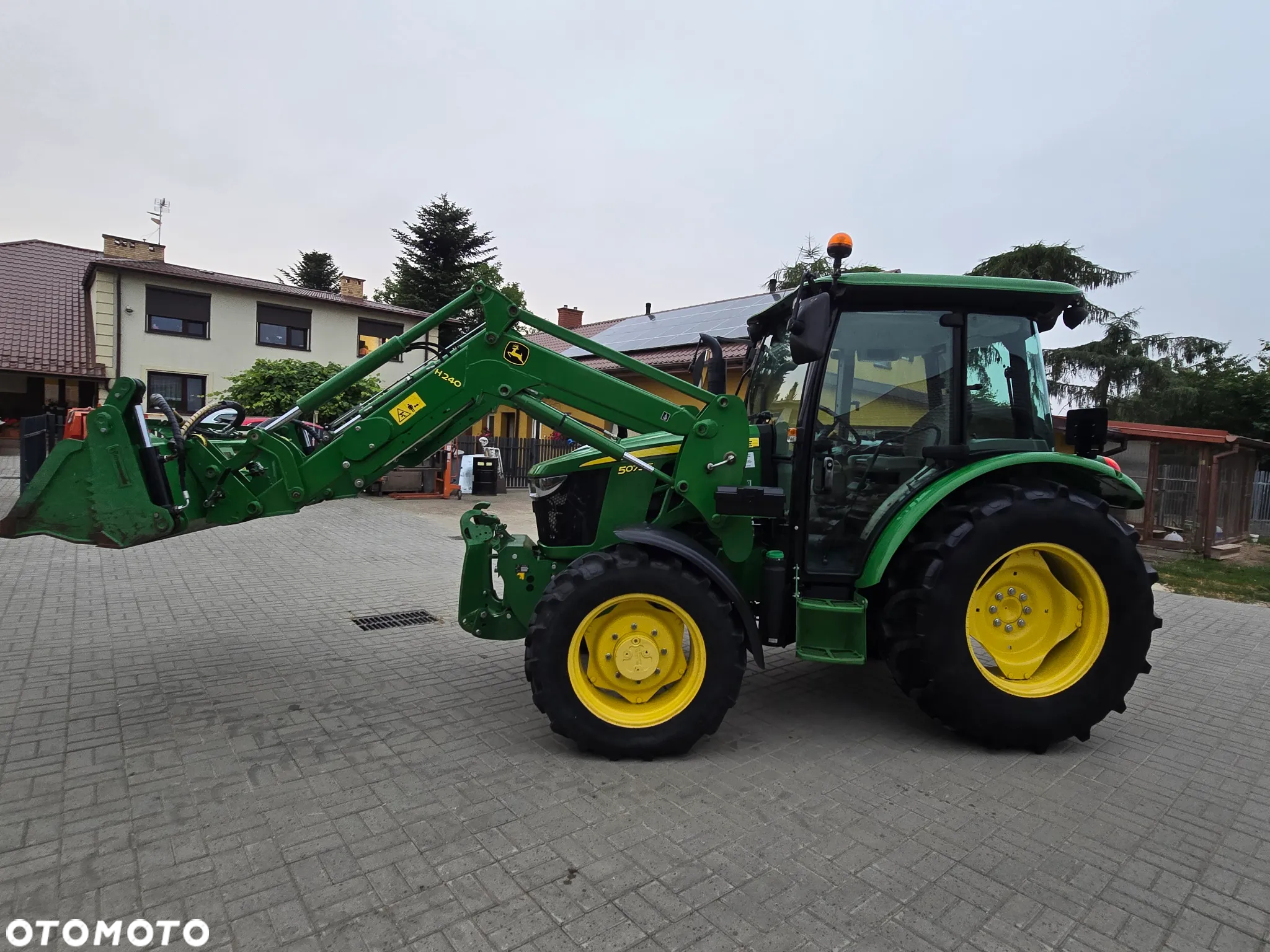 John Deere 5075E - 15
