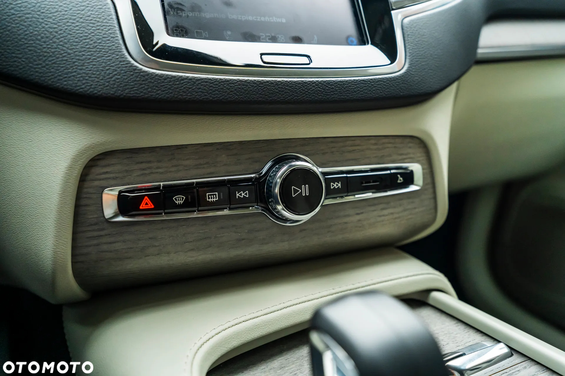 Volvo XC 90 T8 AWD Plug-In Hybrid Plus Bright 7os - 14