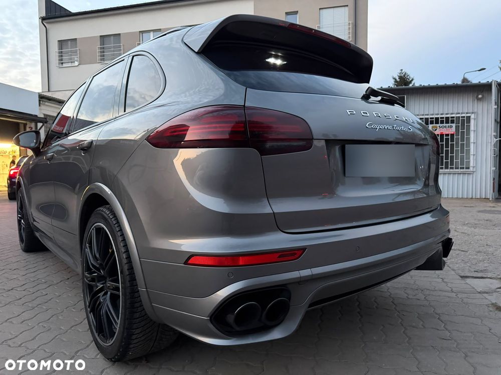 Porsche Cayenne Turbo S - 5