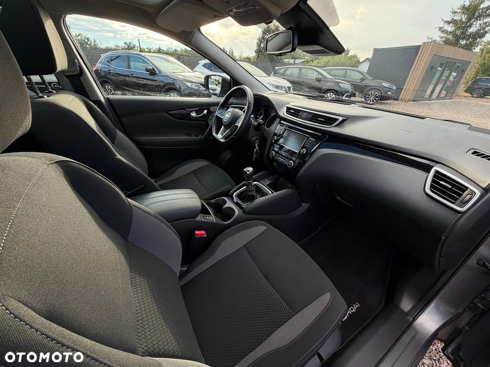 Nissan Qashqai 1.3 DIG-T N-Connecta - 25