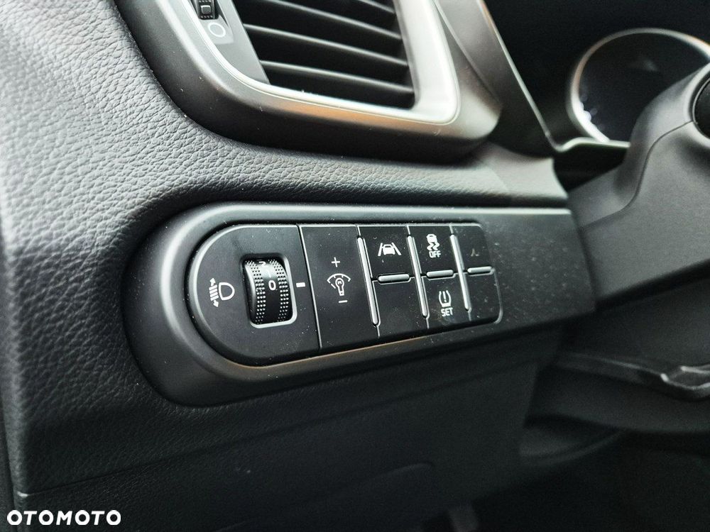 Kia XCeed 1.5 T-GDI M - 13