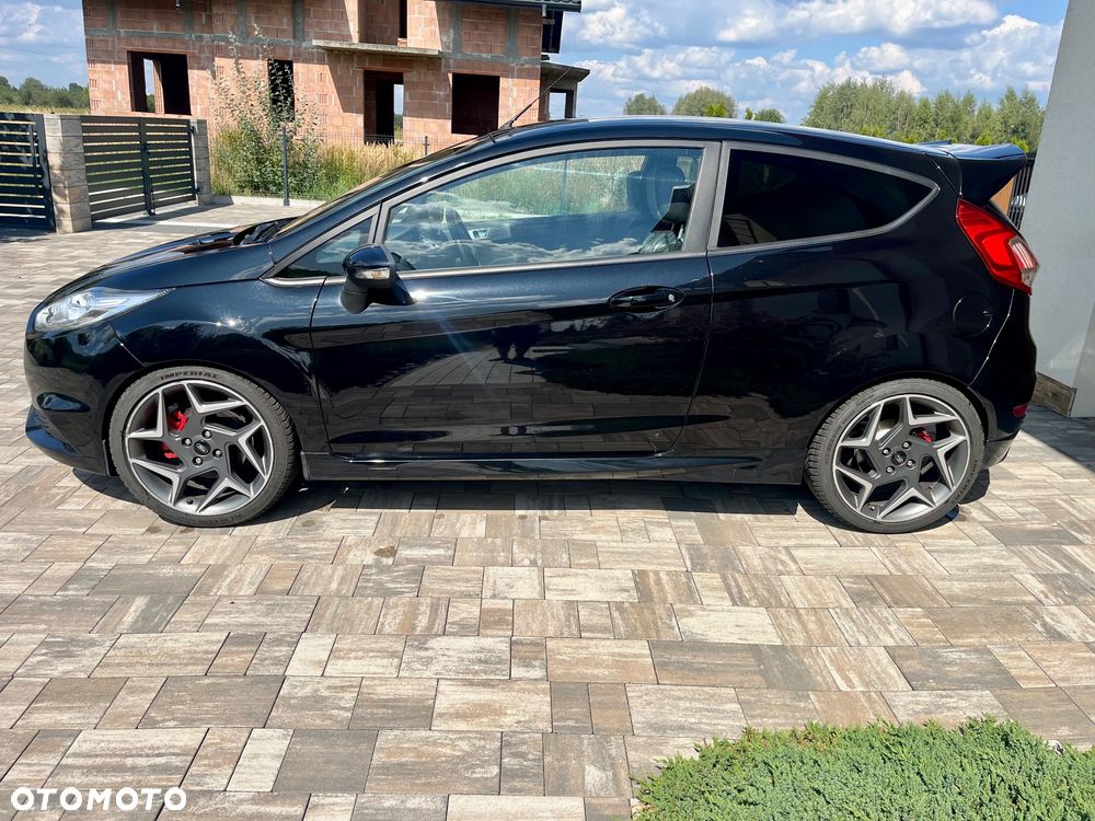 Ford Fiesta 1.6 EcoBoost ST - 15