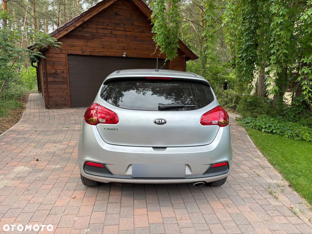 Kia Ceed 1.6 GDI Dream Team Edition - 5