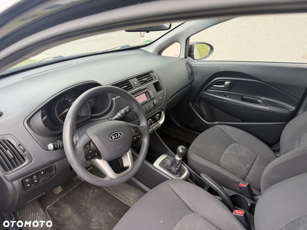 Kia Rio - 6