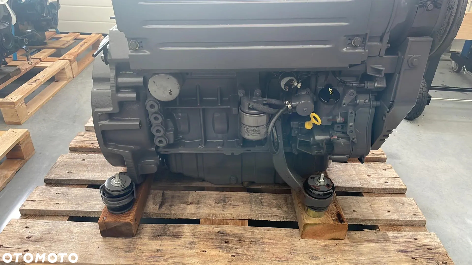 SILNIK DEUTZ F4L 1011 F 37 kW 15 447 zł netto - 7