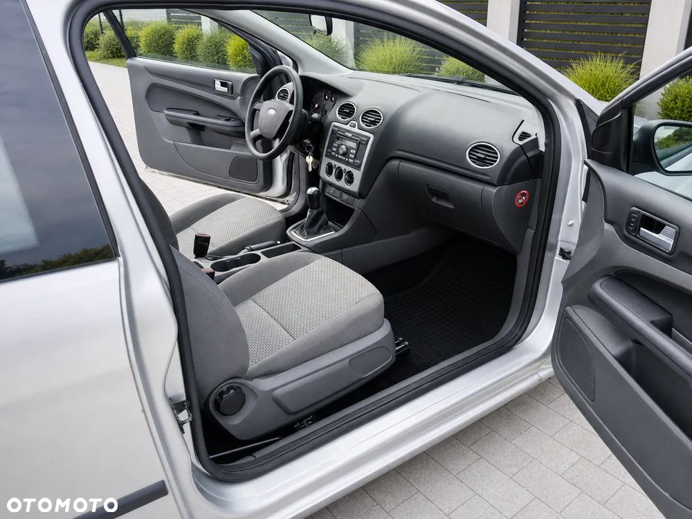 Ford Focus 1.4 16V Ambiente - 8