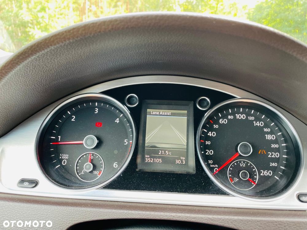Volkswagen Passat 2.0 TDI Highline - 31