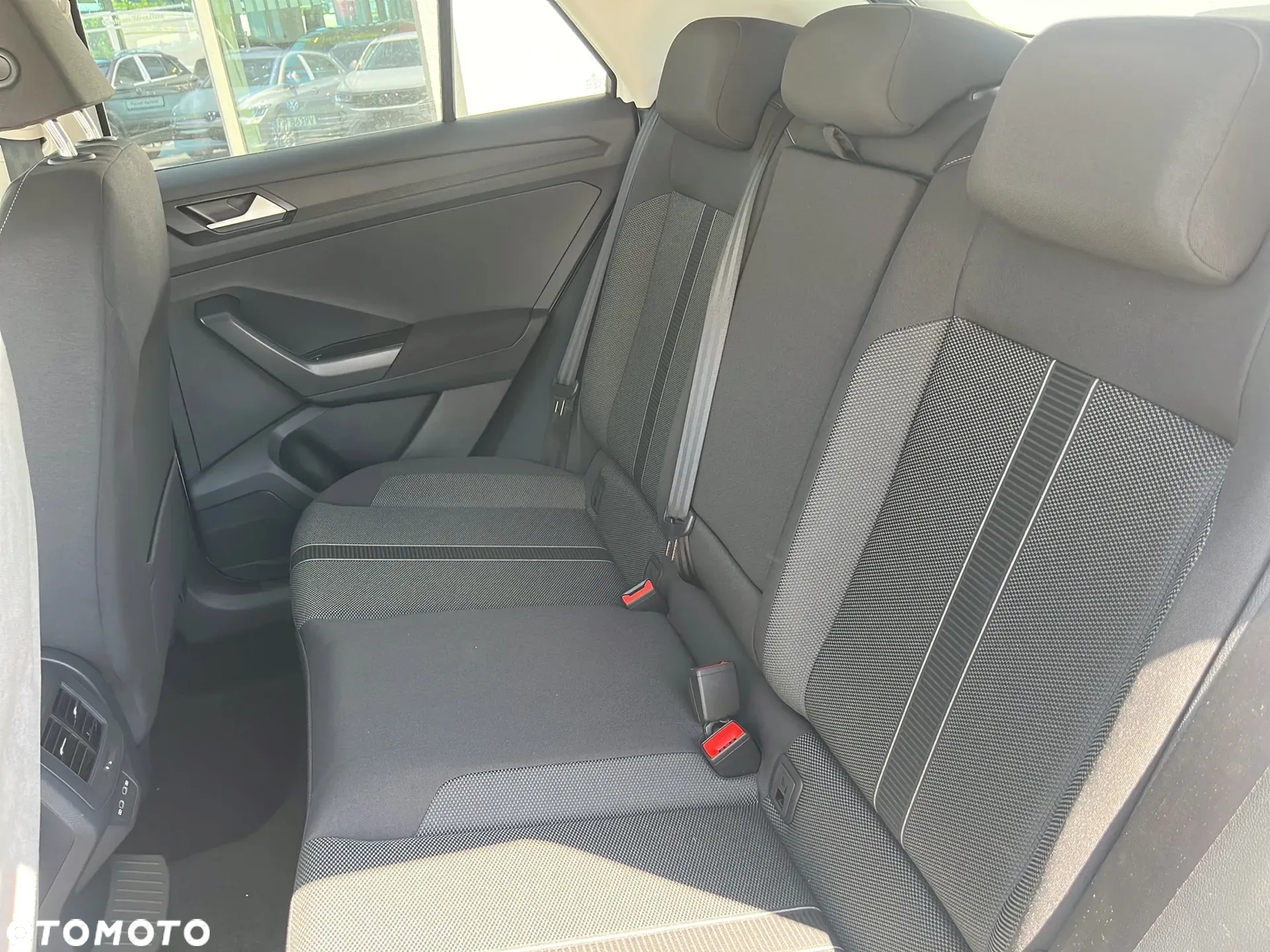 Volkswagen T-Roc - 12