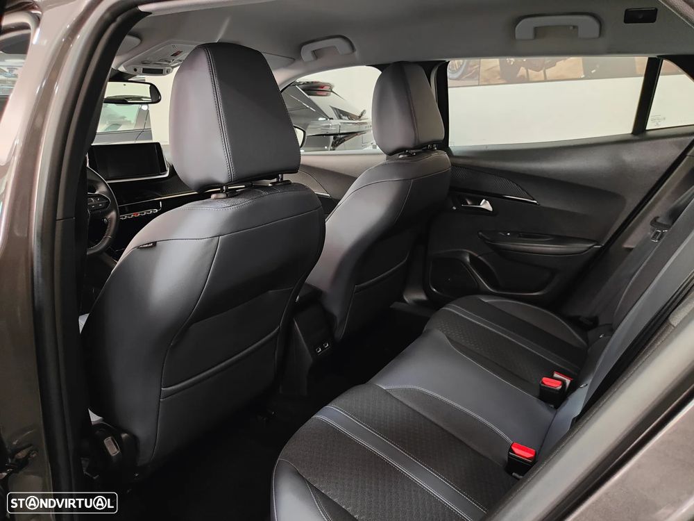 Peugeot 2008 1.2 PureTech Allure - 33