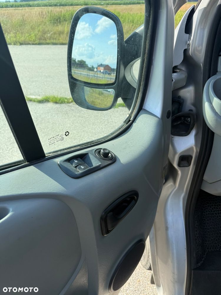 Renault Trafic Passenger - 14