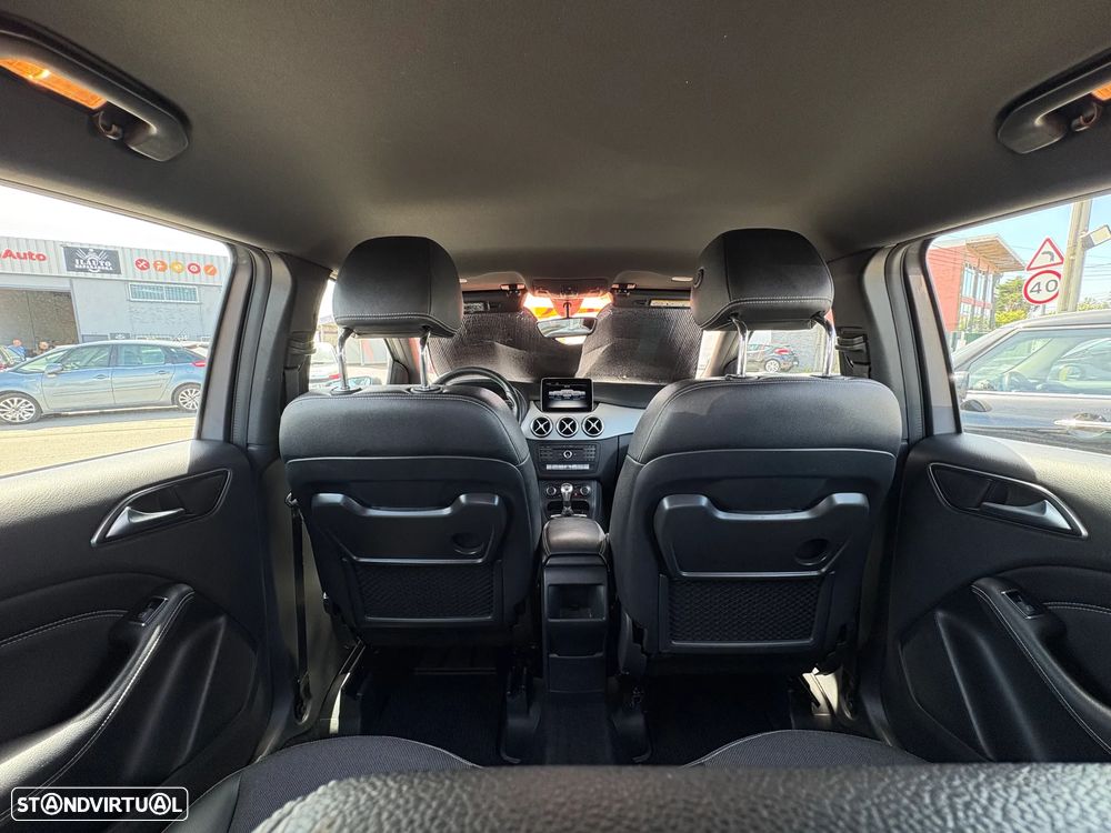 Mercedes-Benz B 180 d Urban - 23