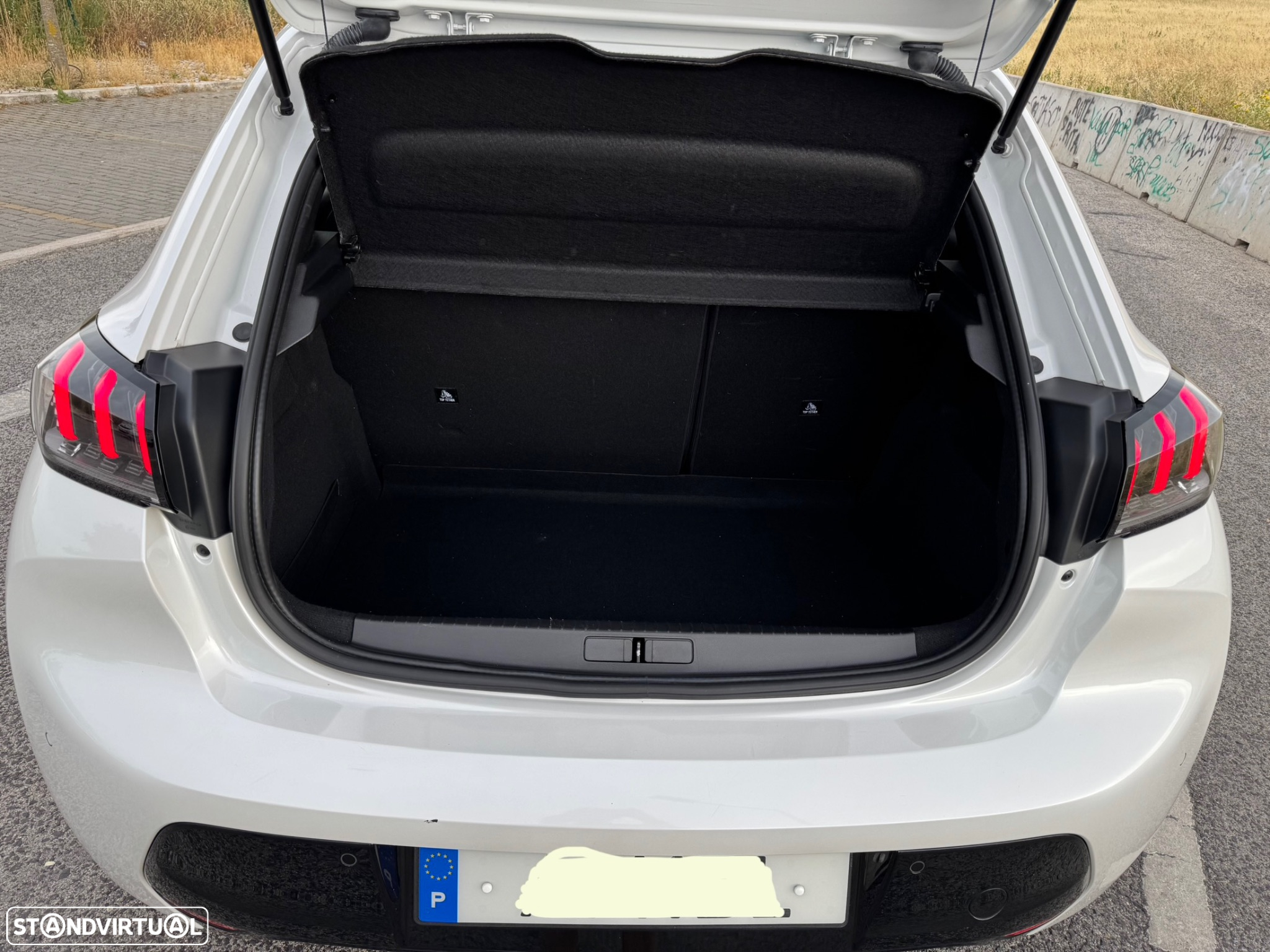 Peugeot e-208 50 kWh GT - 6