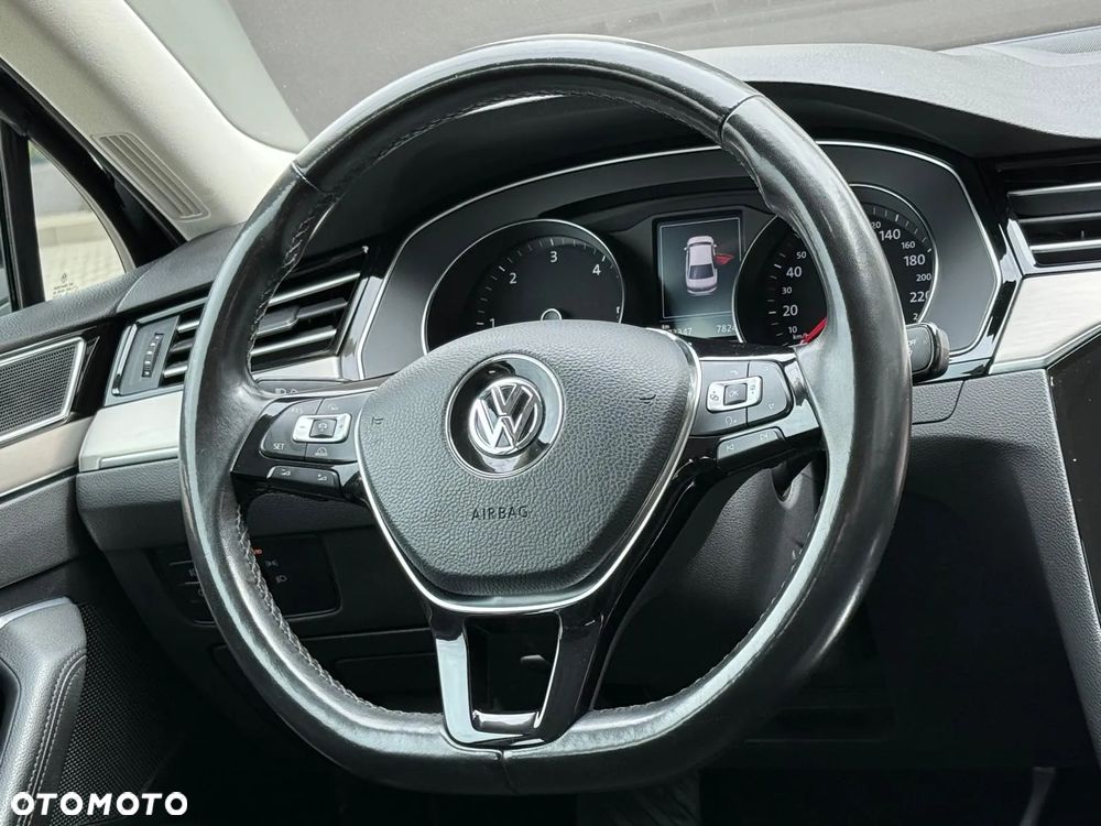 Volkswagen Passat Variant 1.6 TDI SCR DSG Comfortline - 28