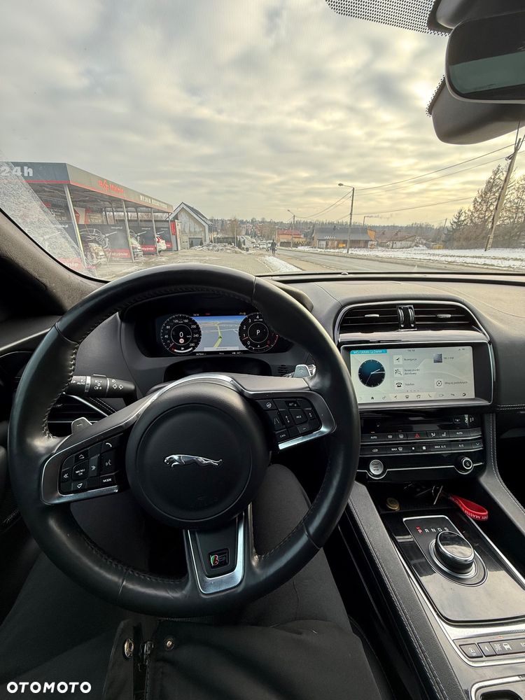 Jaguar F-Pace 3.0 V6 AWD S - 11