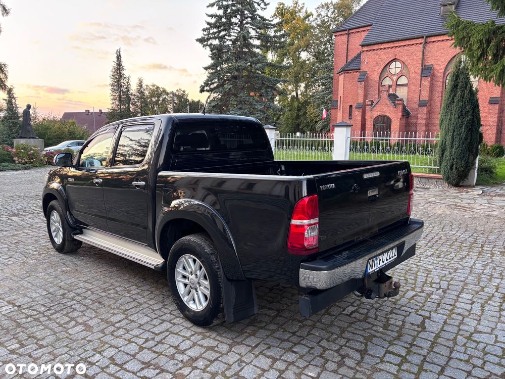 Toyota Hilux 3.0 D-4D SR5-X - 4
