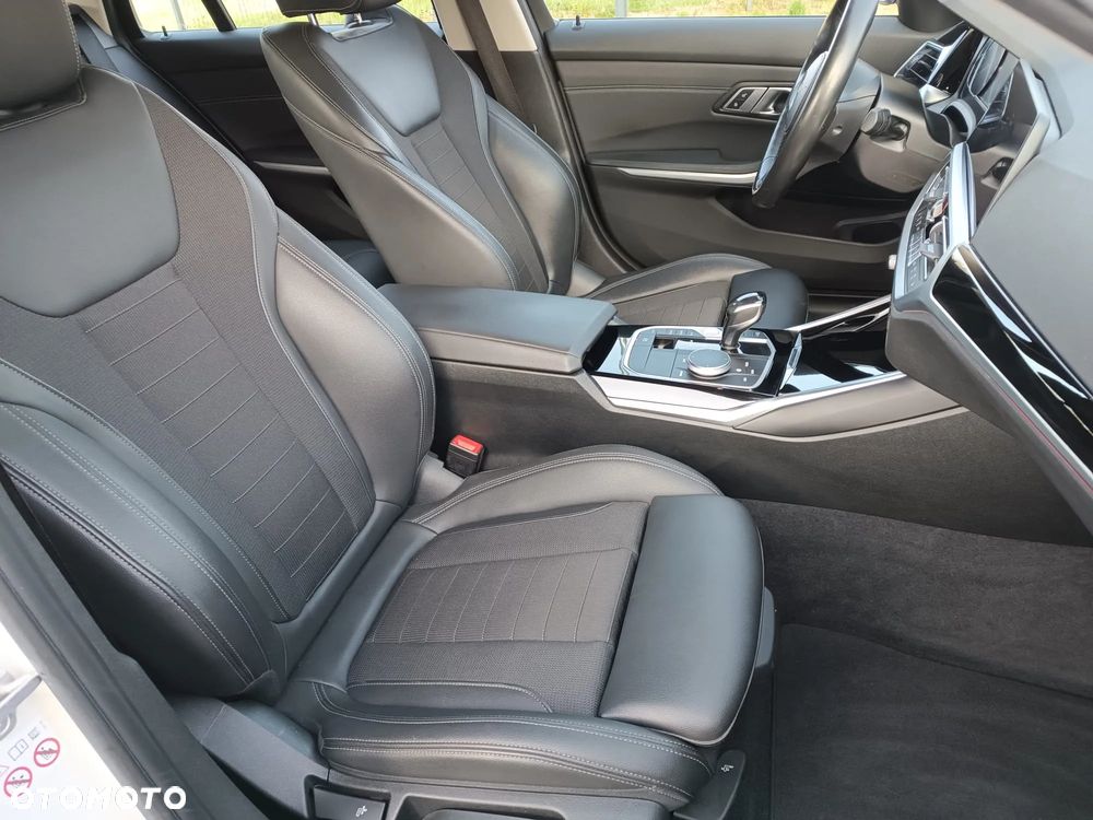 BMW Seria 3 318i Sport Line - 18