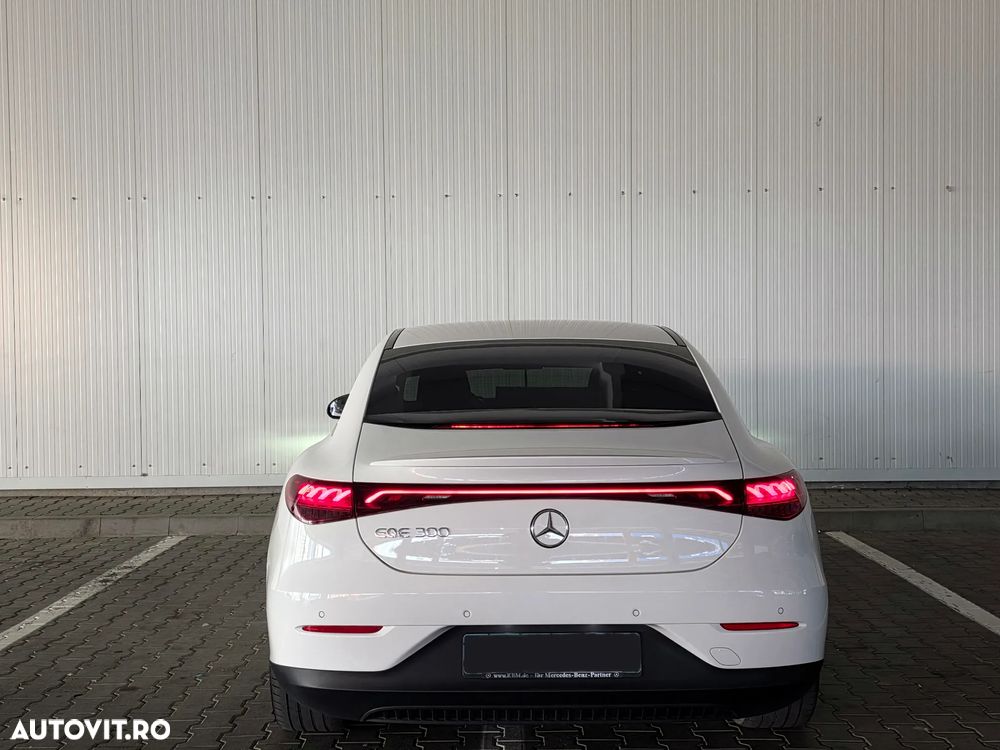 Mercedes-Benz EQE 300 - 14