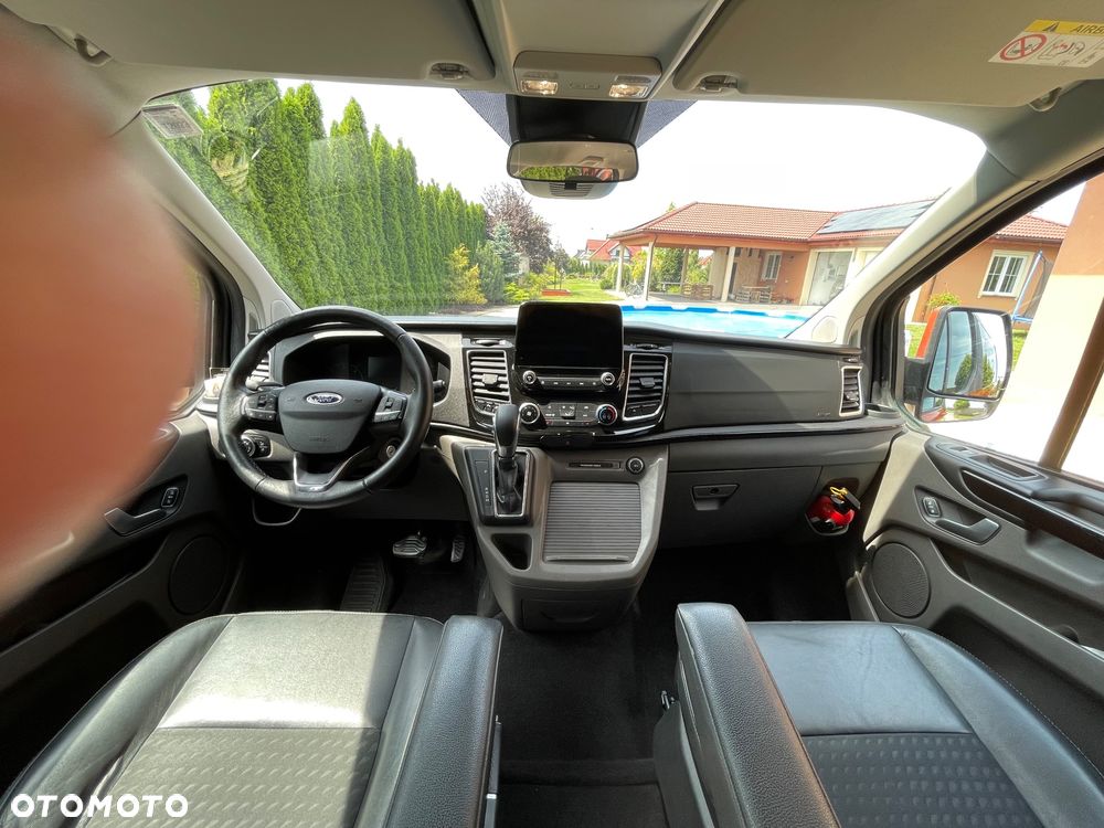 Ford Tourneo Custom - 11