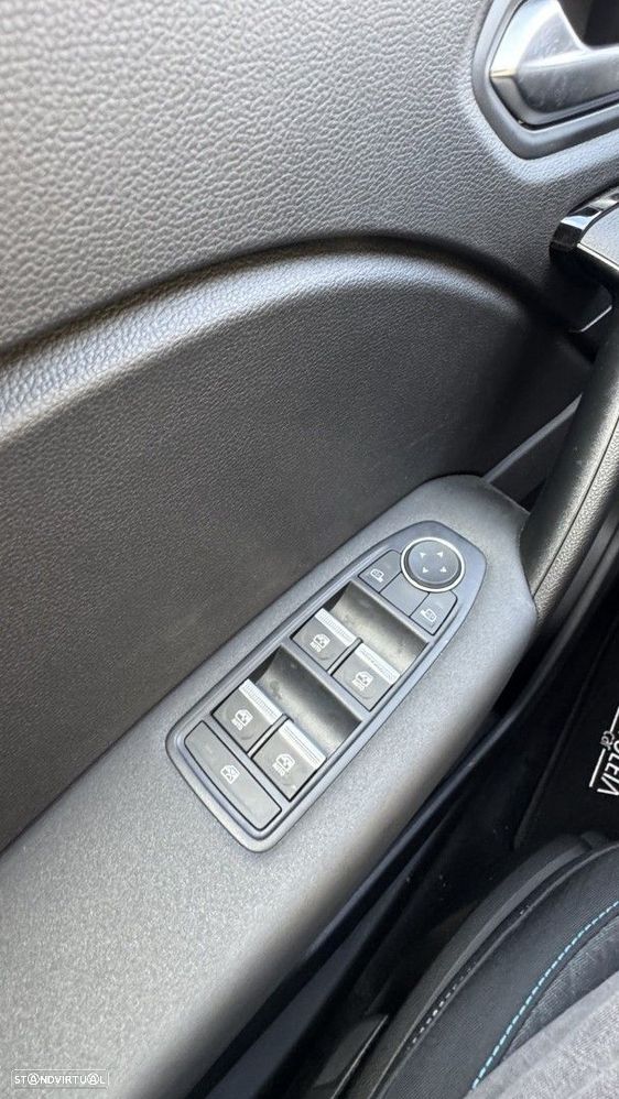 Renault Captur 1.0 TCe Techno Bi-Fuel - 19