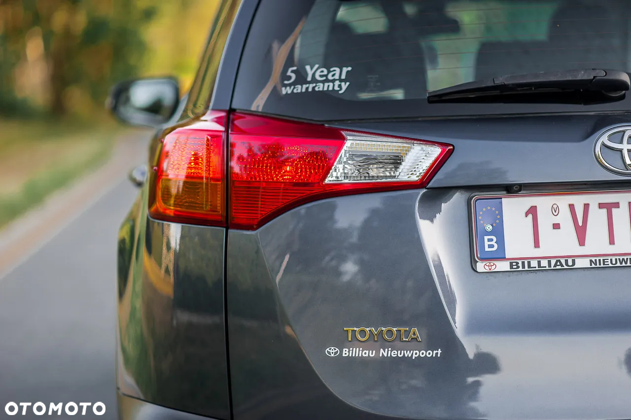 Toyota RAV4 - 6