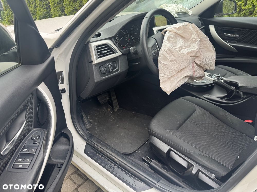 BMW Seria 3 318d Sport Line - 11