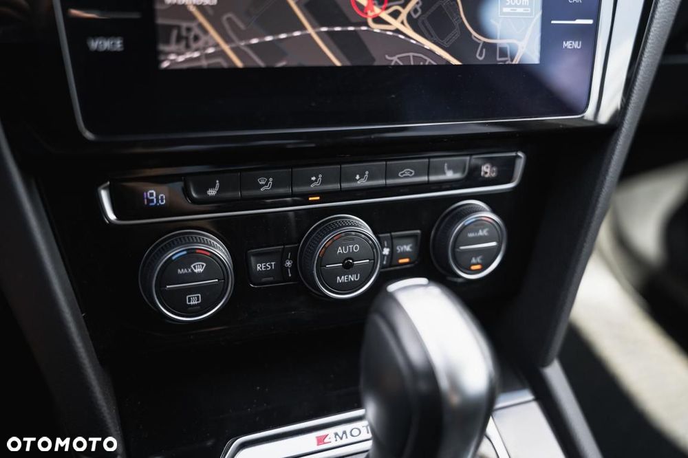 Volkswagen Passat - 21