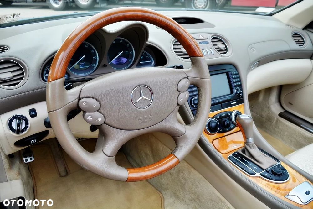 Mercedes-Benz SL - 10