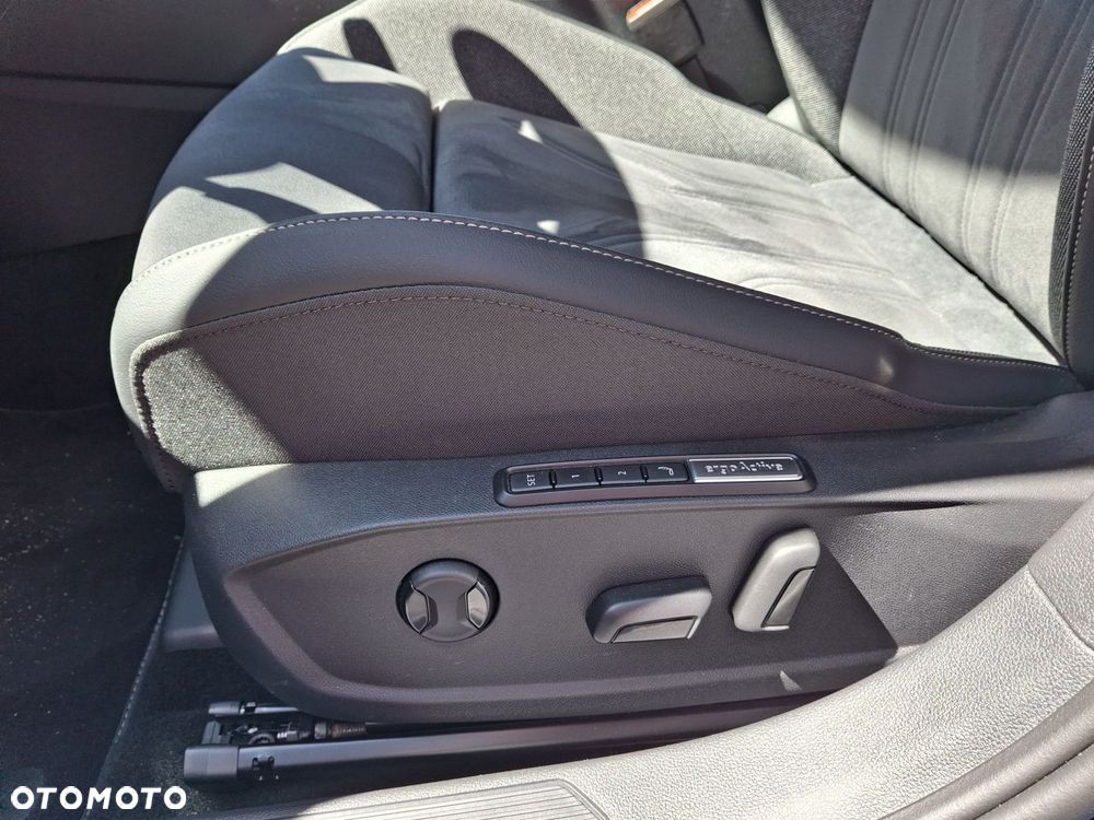 Volkswagen Golf - 10