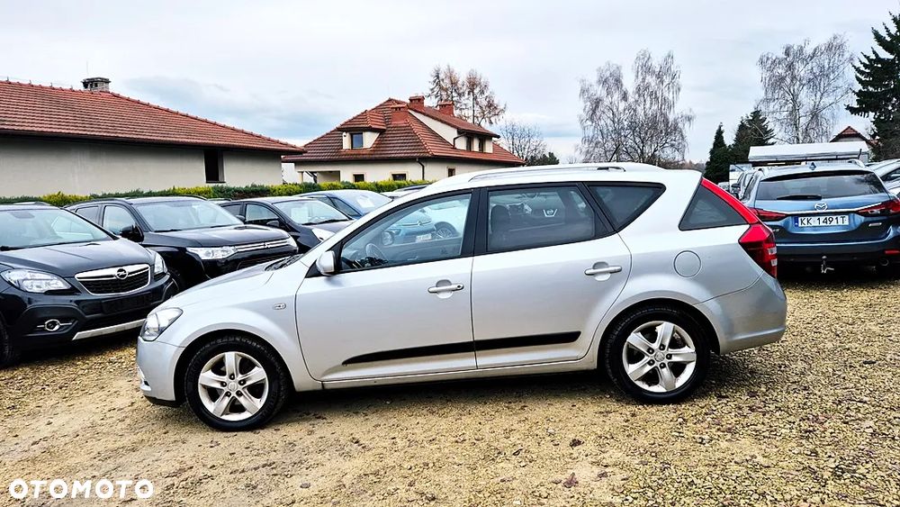 Kia Ceed 1.4 CVVT Dream-Team Edition - 25