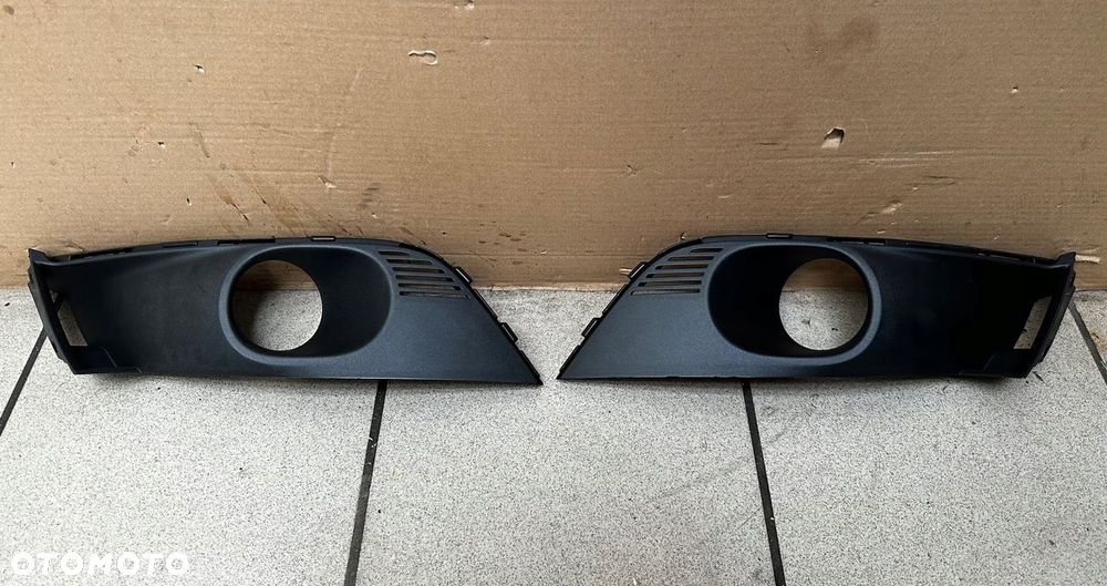 Kratka zderzaka halogen chrom przód lewa Renault Megane IV 261A32853R - 1