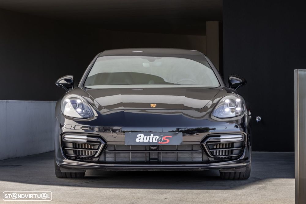 Porsche Panamera - 4