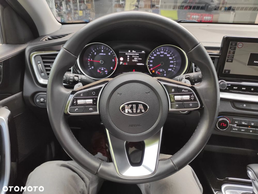 Kia XCeed - 26
