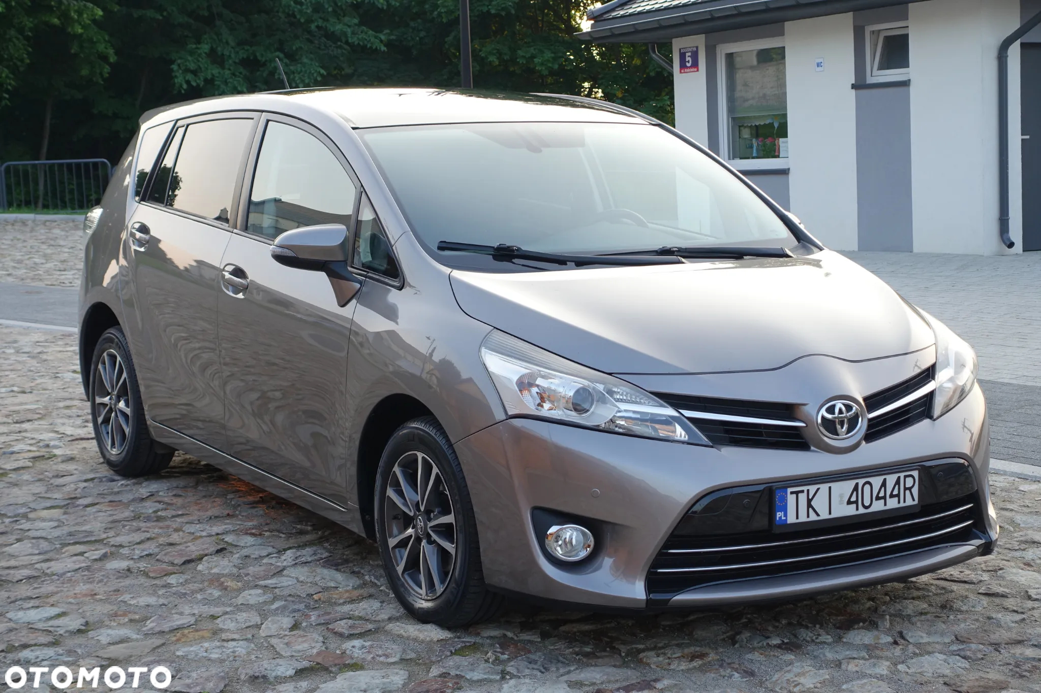 Toyota Verso 1.6 D-4D Premium - 10