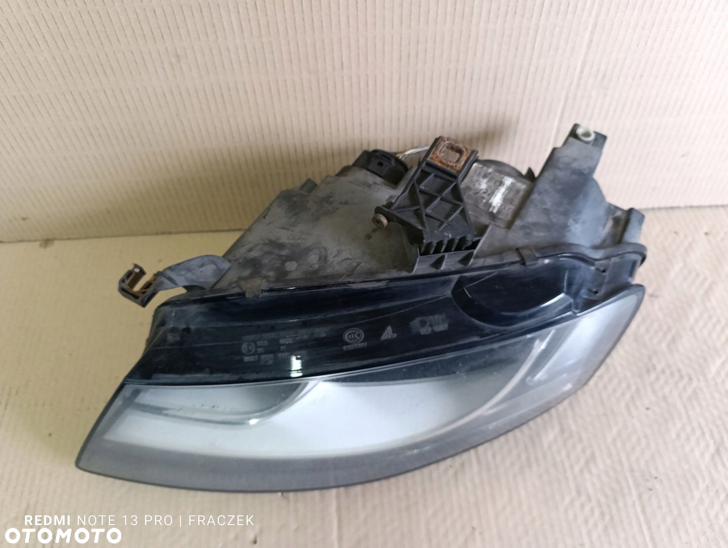 LAMPA REFLEKTOR LEWA PRZÓD AUDI A4 B8 8K0941004 - 5