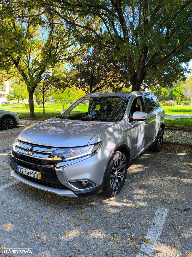 Mitsubishi Outlander 2.2 DI-D Instyle Navi - 2