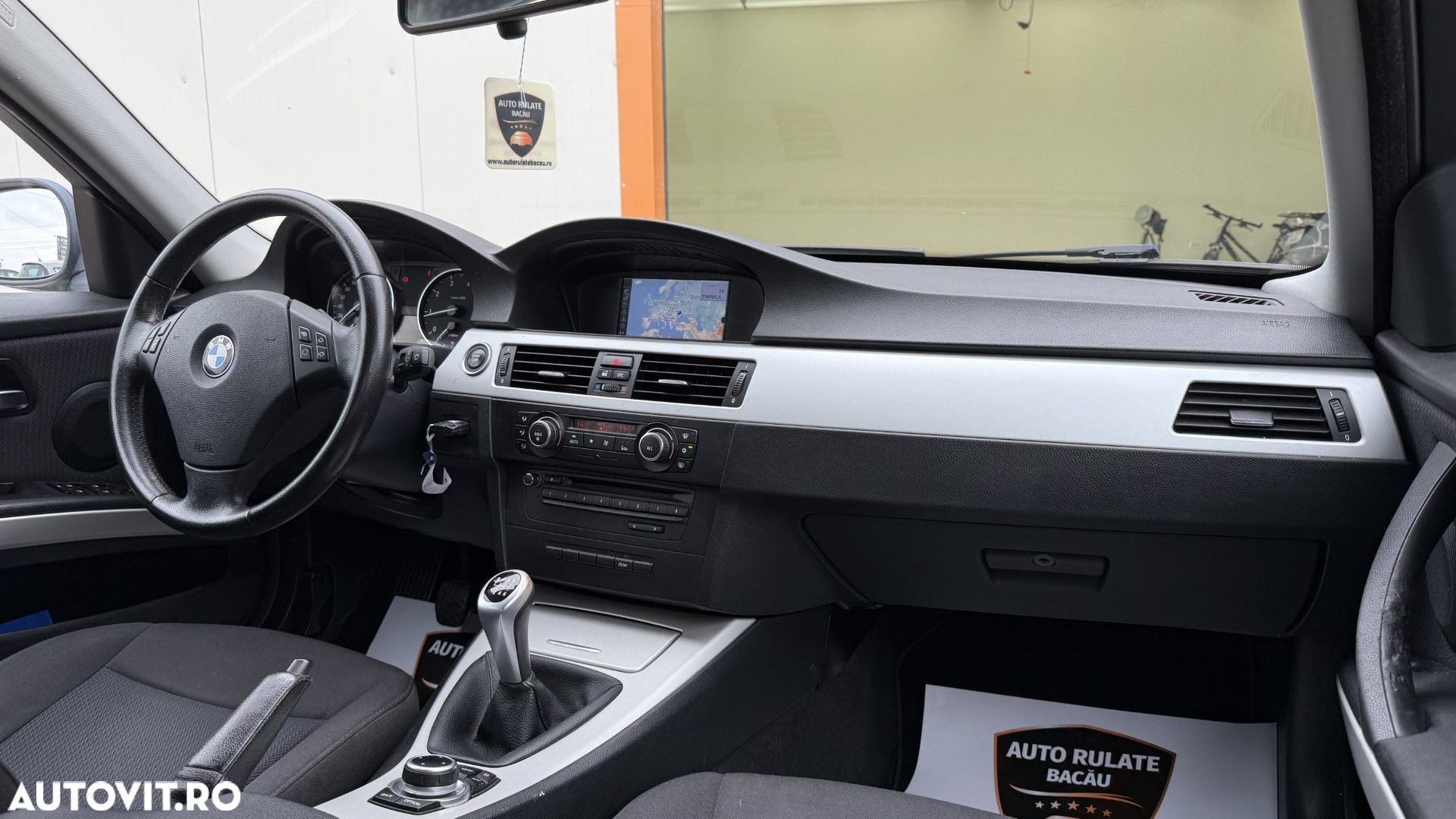 BMW Seria 3 316i Touring - 13